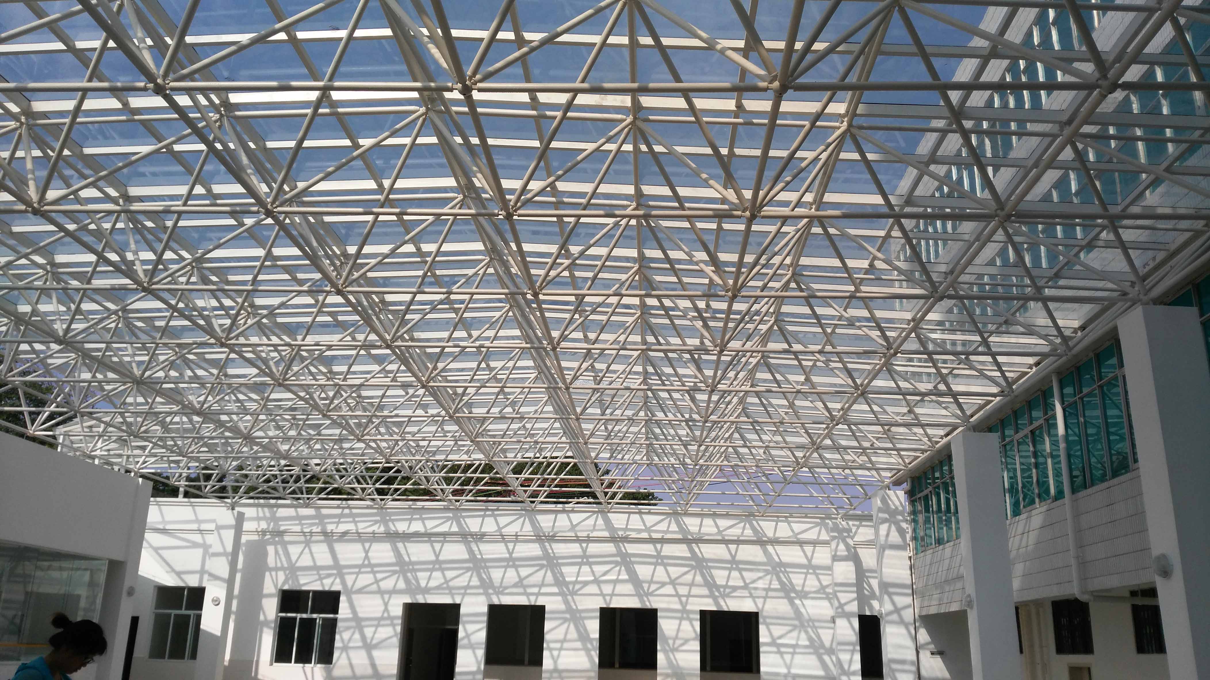 果洛平板型网架安装