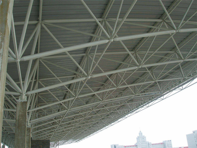 果洛学院体育场网架工程